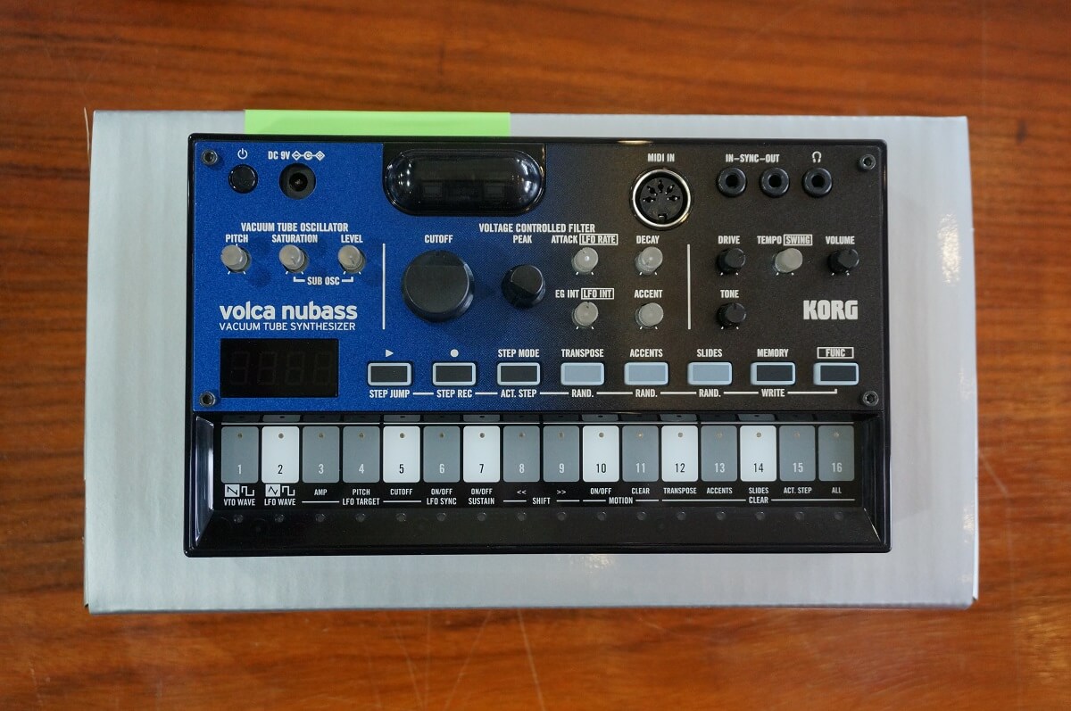 【アウトレット品】SP店 : KORG volca nubass / VACCUM TUBE SYNTHESIZER