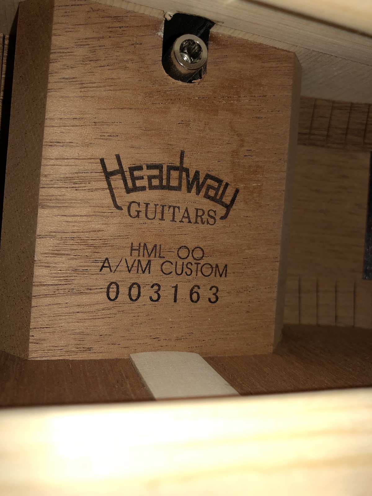 【ブログ】Headway「HML-00 CTM」に採用されている「ヴィンテージマホガニー」について