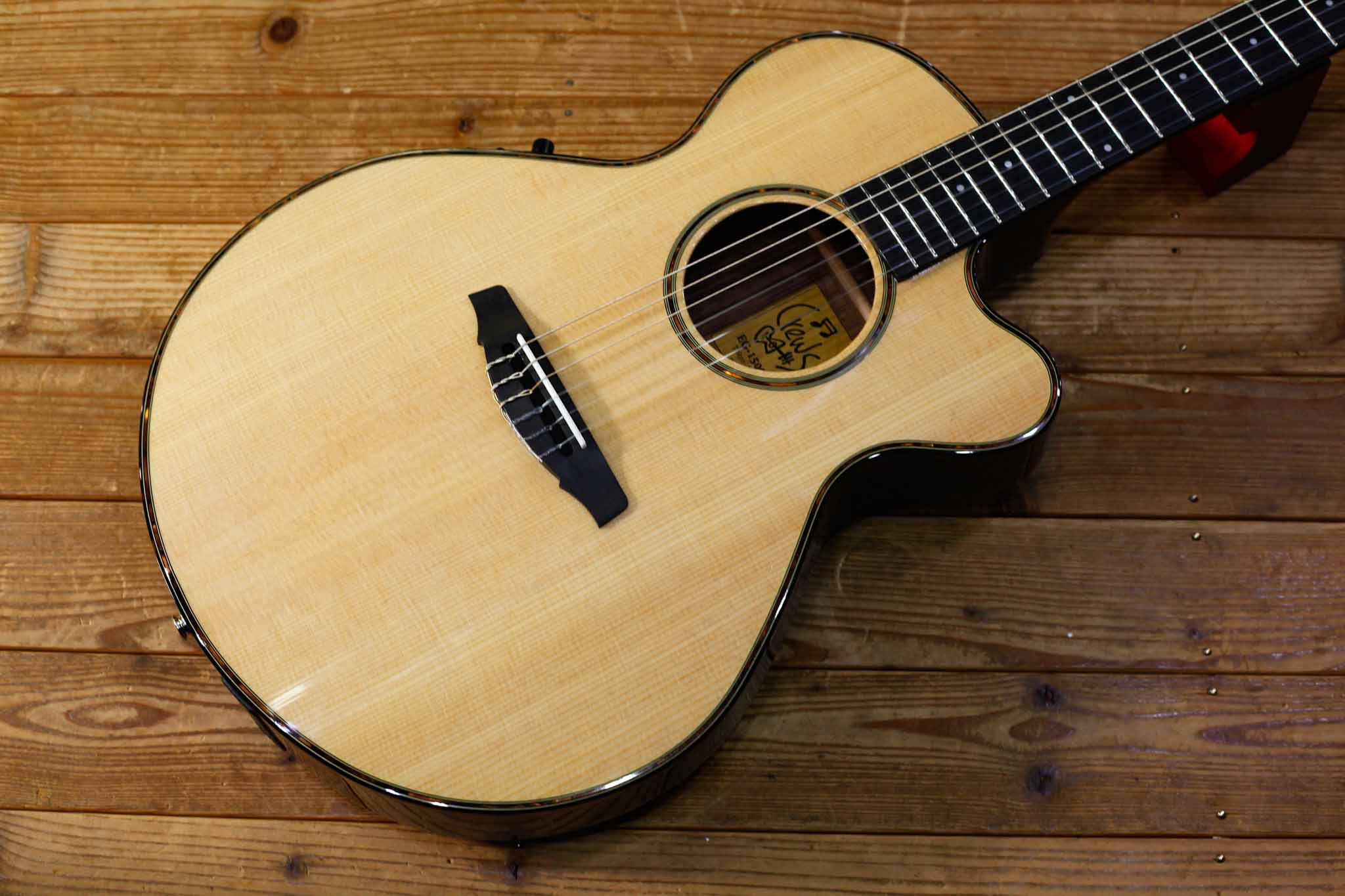 Crews EG-1500C NATURAL 2022年製