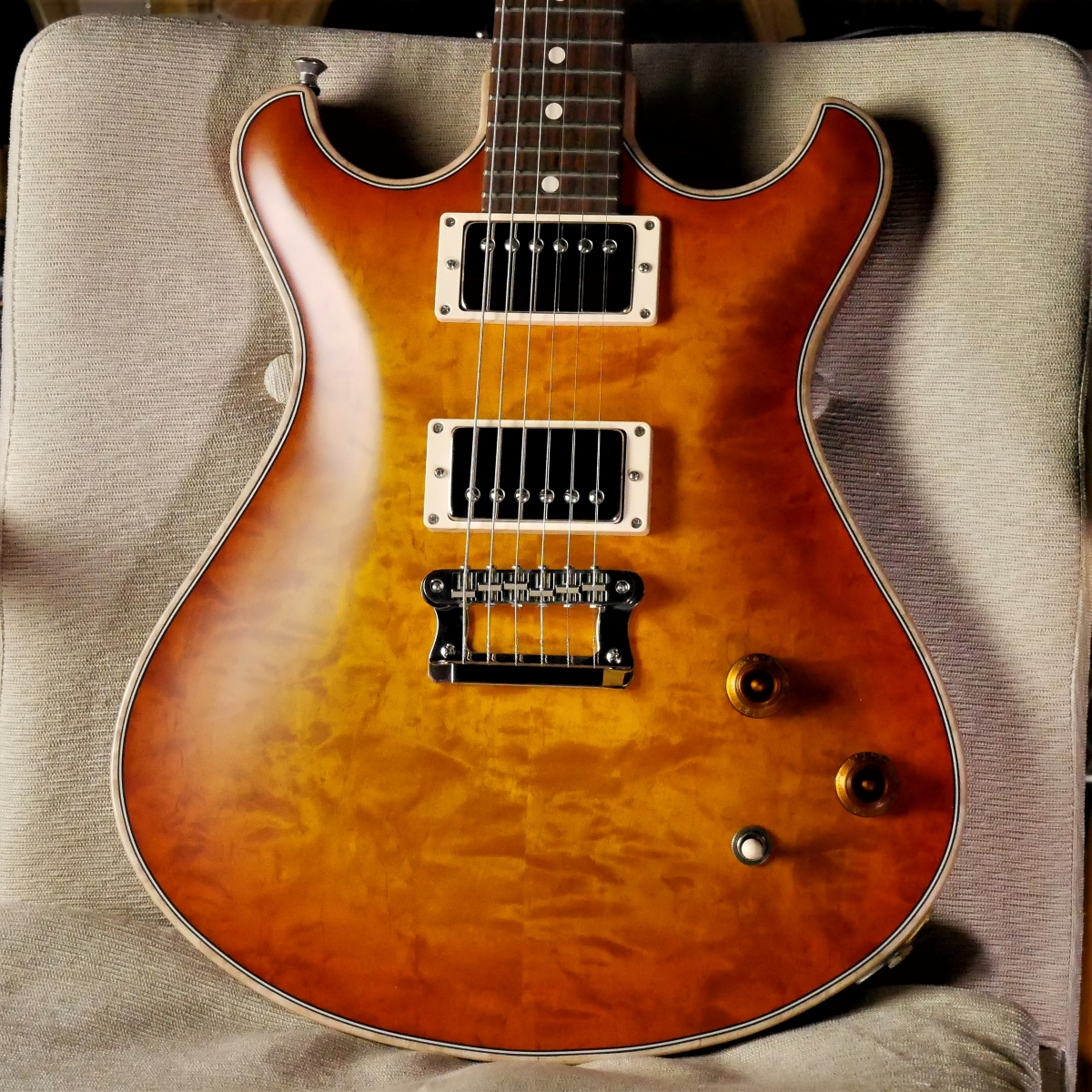 SP店 : Knaggs Guitars / Influence Series / Keya #243 / Vintage Burst semigloss