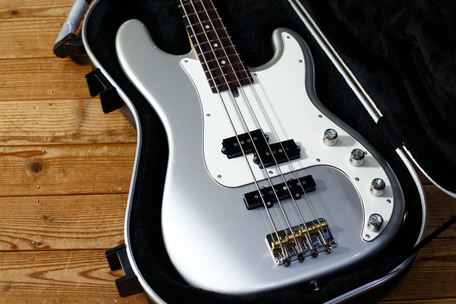 Crews NPJ Active|INS(Inca Silver)