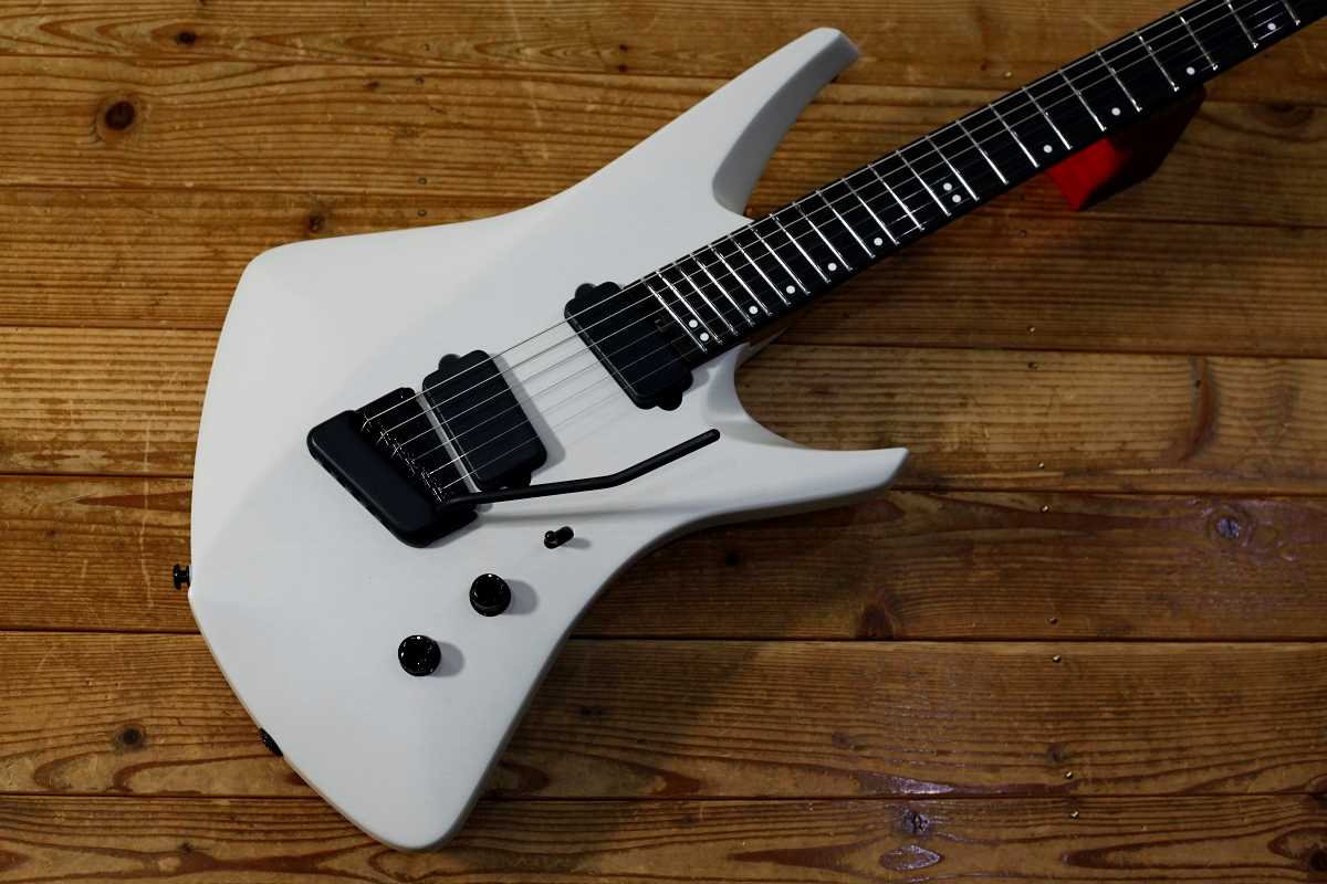 【待望の6弦モデル】MUSIC MAN KAIZEN 6 Chalk White