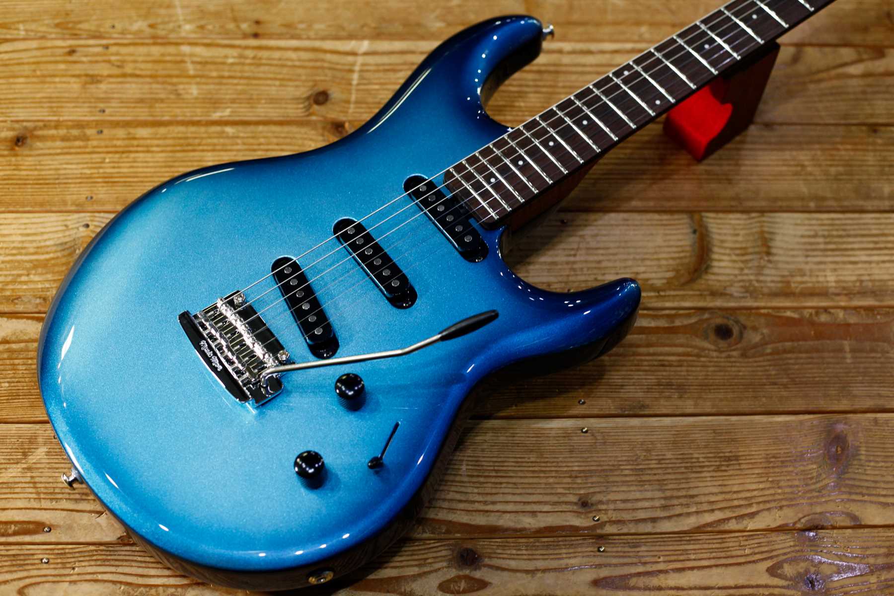 【SOLD】MUSIC MAN Luke 4 SSS Diesel Blue